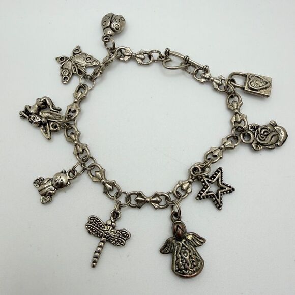 7" Silver tone charm bracelet with heart shaped toggle clasp! - Picture 4 of 14